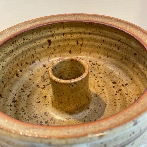 Handcrafted Stoneware Bundt Cake Pan With Lid Speckled Beige & Brown Finish Circ - Picture 9 of 13